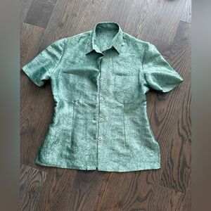 Women’s button up shirt